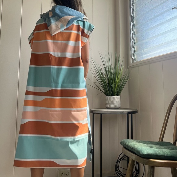 COMING SOON MORE PONCHOS - Picture 3 of 13